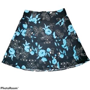 Apt. 9 Floral Mini Skirt with Zipper Closure in Back Black and Blue 465